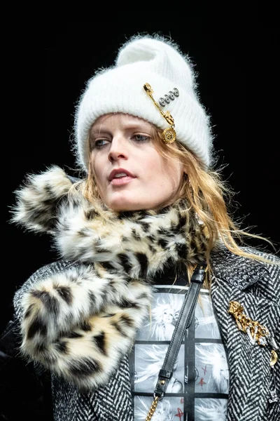 Look 35